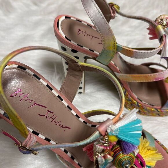 Betsey Johnson Women’s Marcyy Multi Color Tassel & Shell Block Heel Size 7.5 - Picture 7 of 8